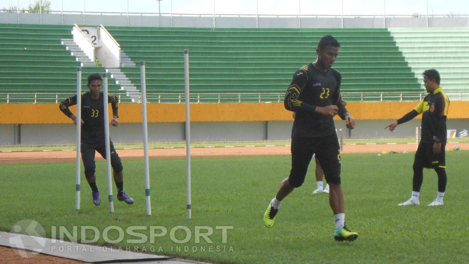 Sriwijaya%20FC%20telah%20mendapatkan%20surat%20dari%20PSSI%2C%20terkait%20pemanggilan%20Teja%20Paku%20Alam%20ke%20Timnas%20Indonesia.